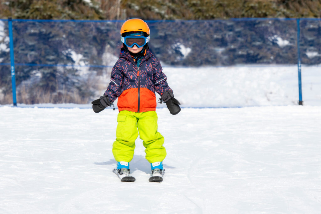 toddler skiing